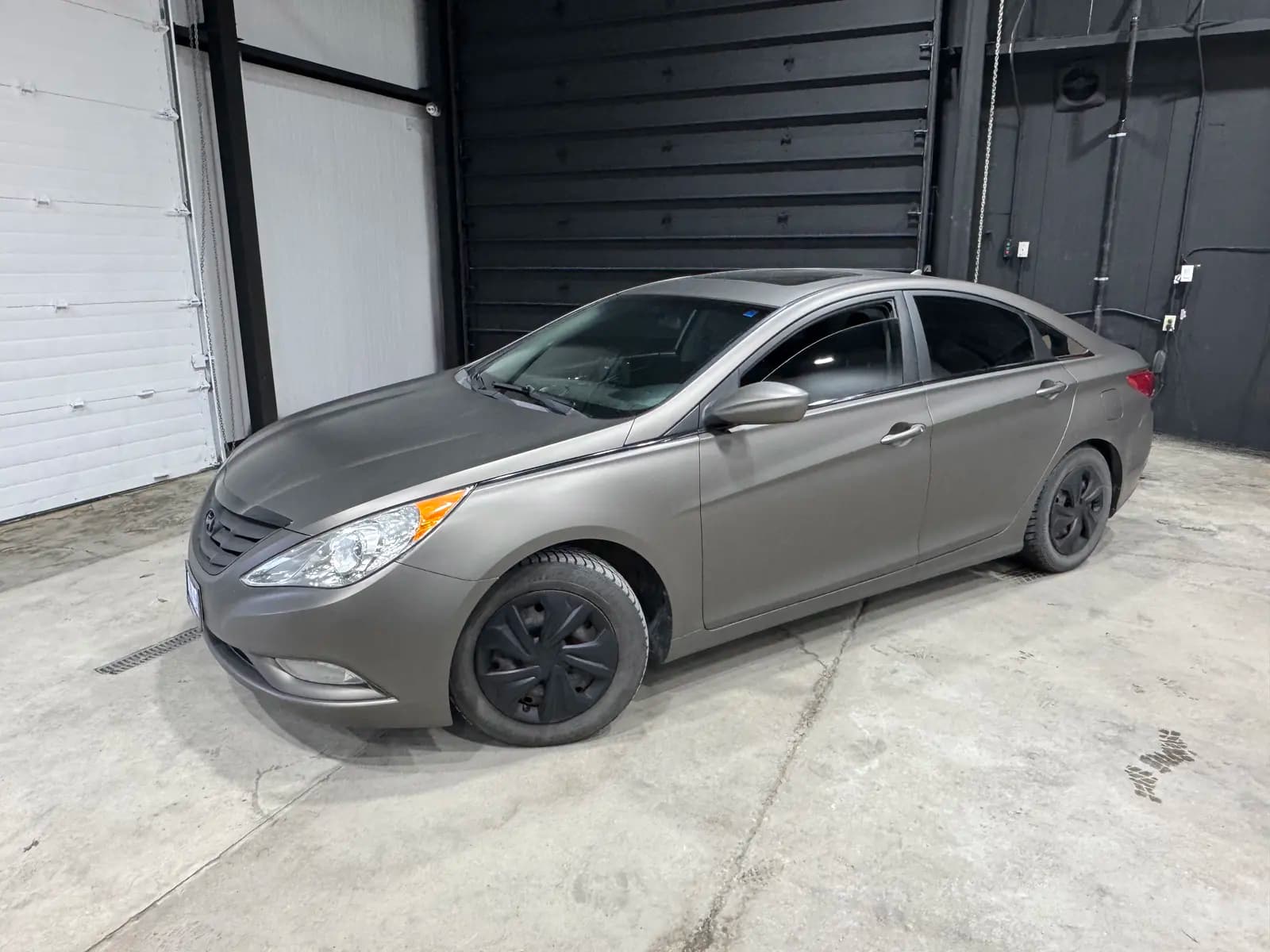 one-owner, Clean Carfax, local vehicle, non-smoker 2013 Hyundai Sonata SE in Brown with Black interior one-owner, Clean Carfax, local vehicle, non-smoker 2013 Hyundai Sonata SE in Brown with Black interior