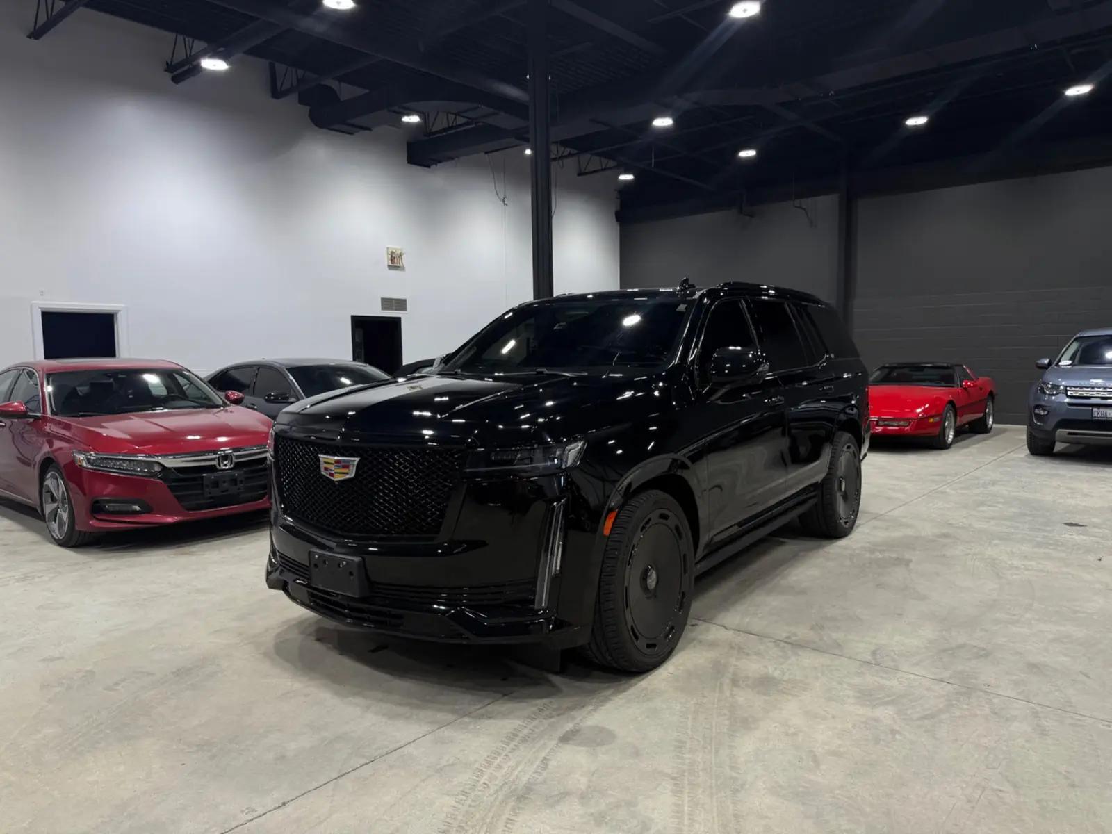 2021 Cadillac Escalade Sport Platinum, front three quarter view