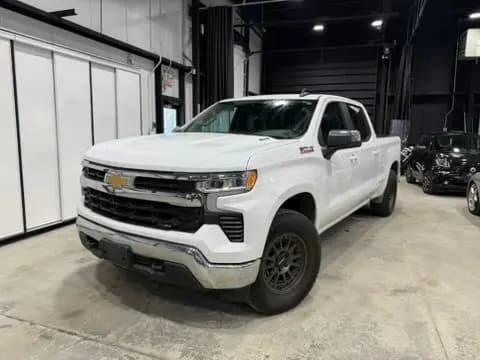 2025 Chevrolet Silverado 1500 LT, front three quarter view