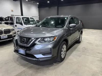 2018 Nissan Rogue S in Gray with Black interior, front exterior view