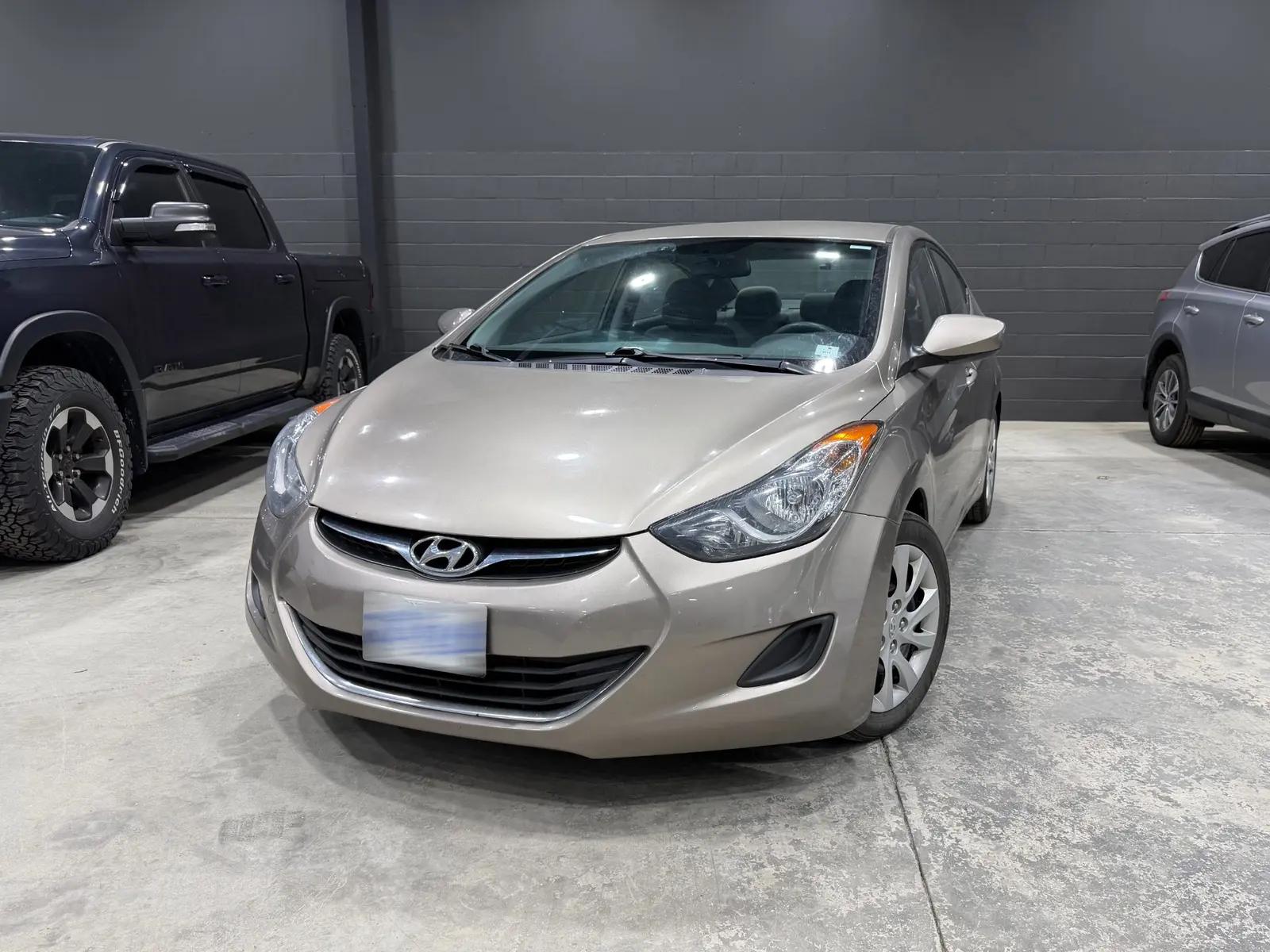 2013 Hyundai Elantra GL 4D Sedan 6sp