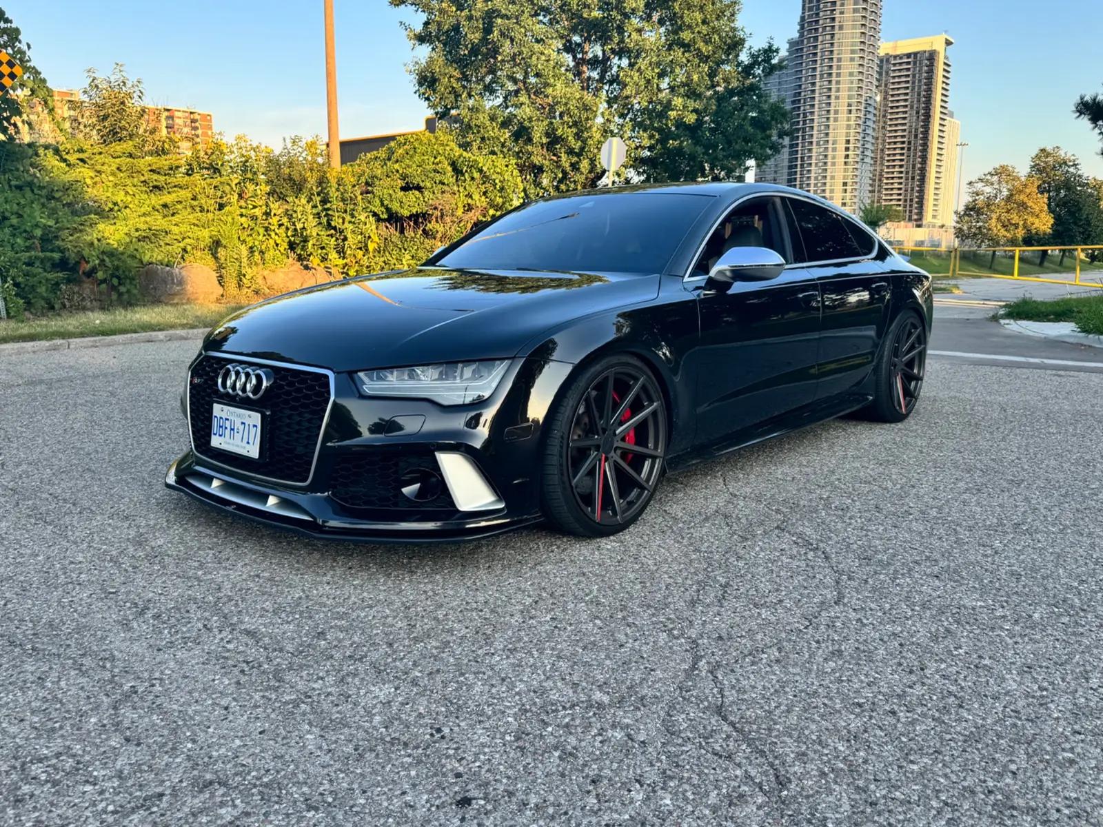 2016 Audi RS 7 Base, front three quarter view