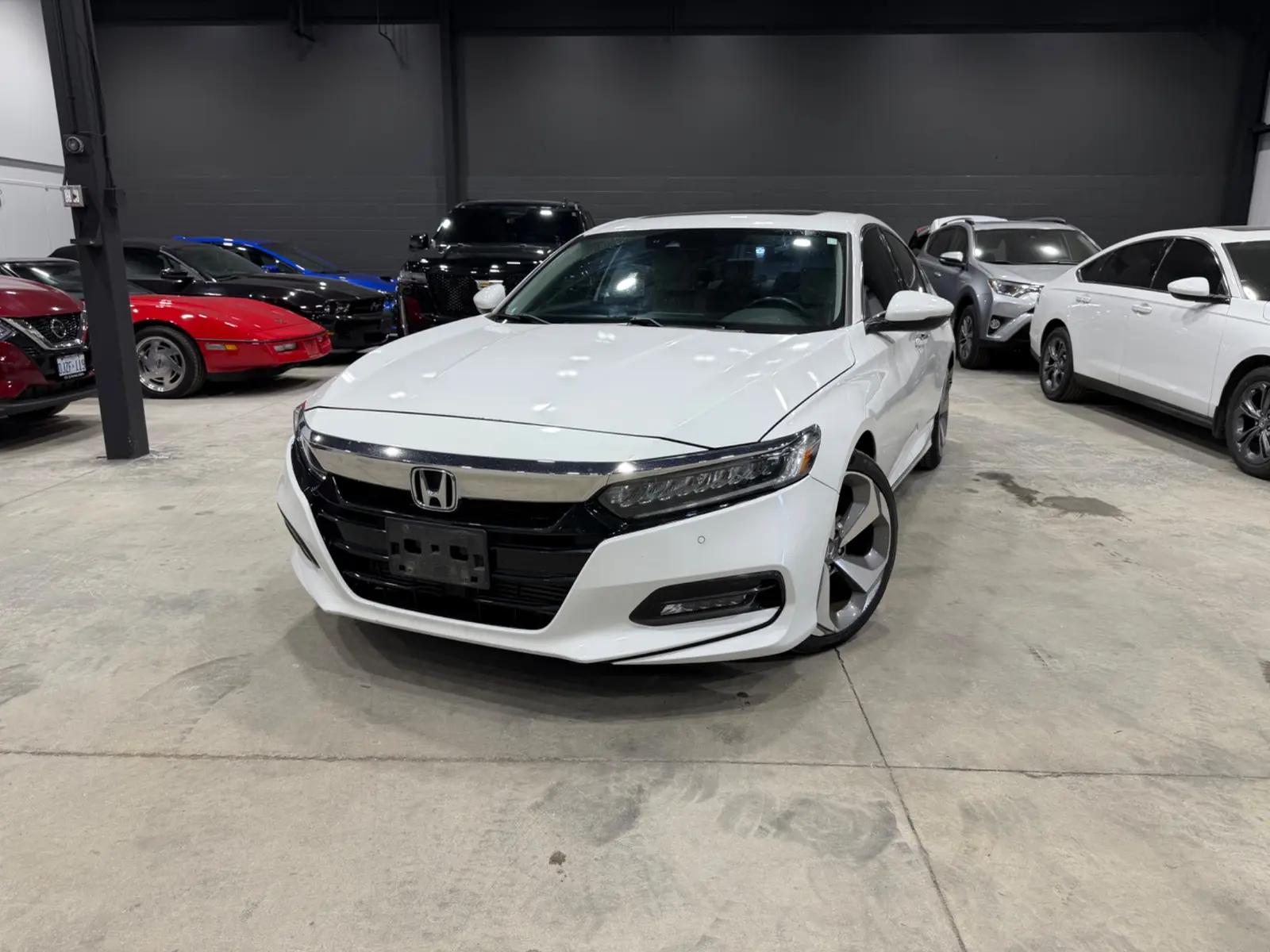 2018 Honda Accord Touring, front exterior view