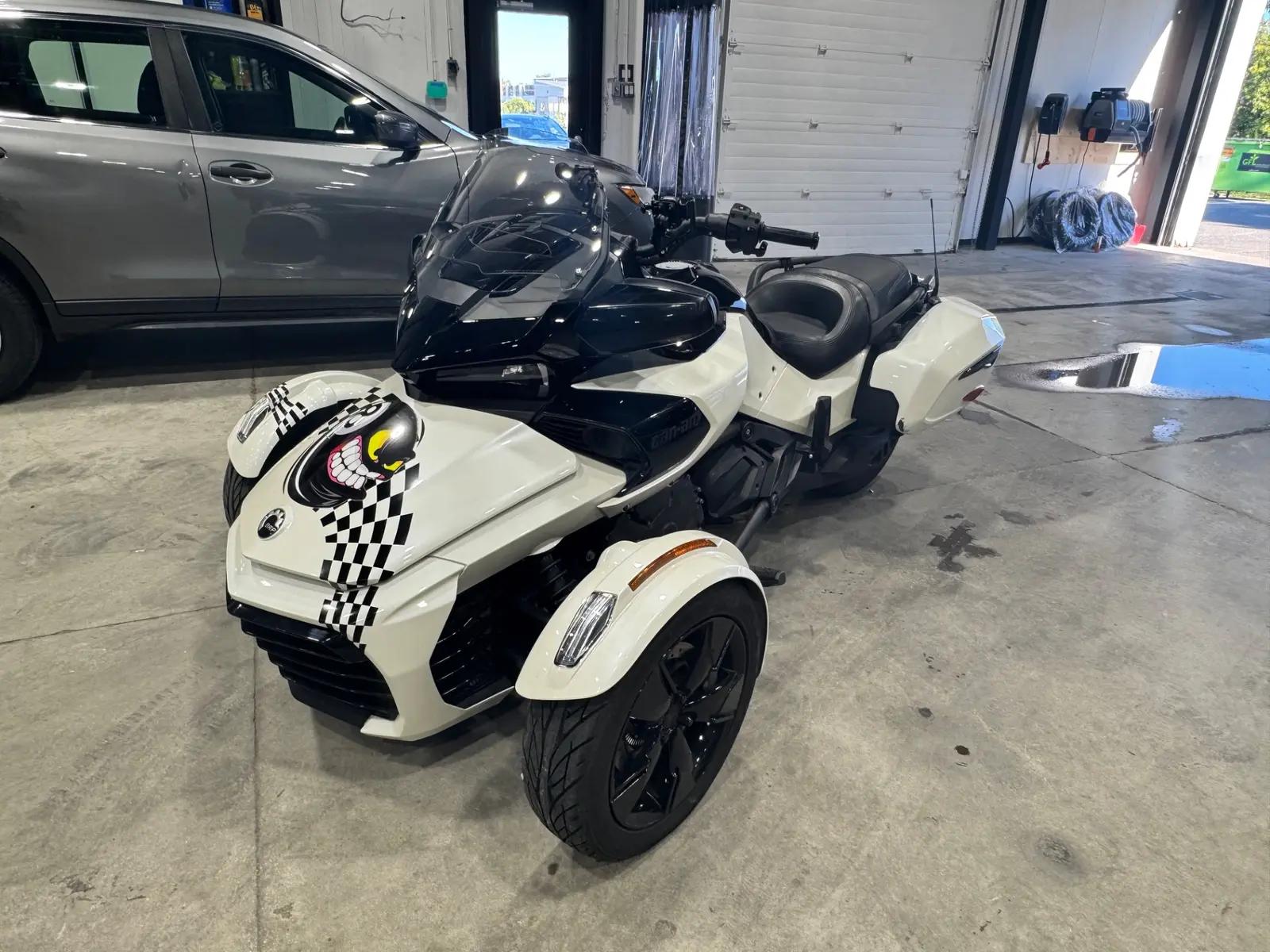 2022 Canam Spyder F3T, front exterior view