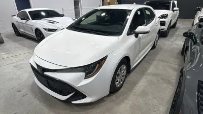 2019 Toyota Corolla SE in White with Black interior