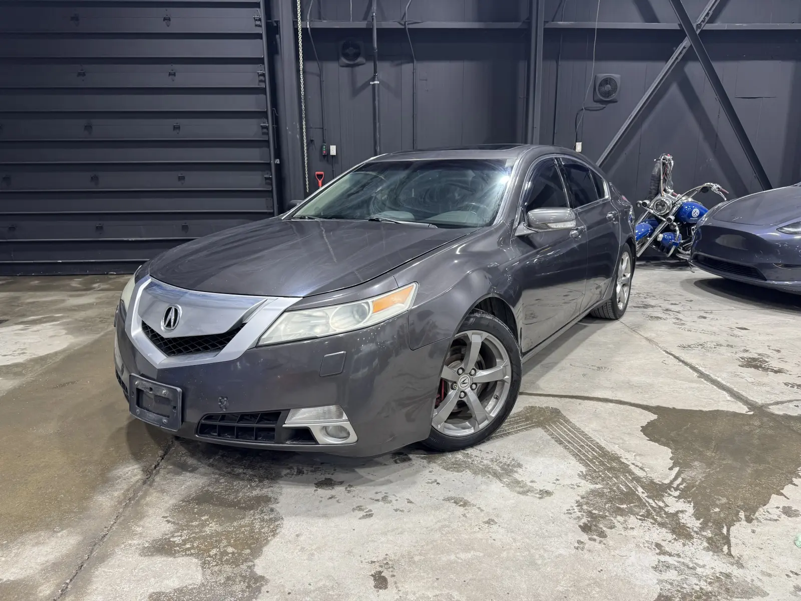 local vehicle, non-smoker 2010 Acura TL Tech in Gray with Black interior – front exterior view local vehicle, non-smoker 2010 Acura TL Tech in Gray with Black interior – front exterior view