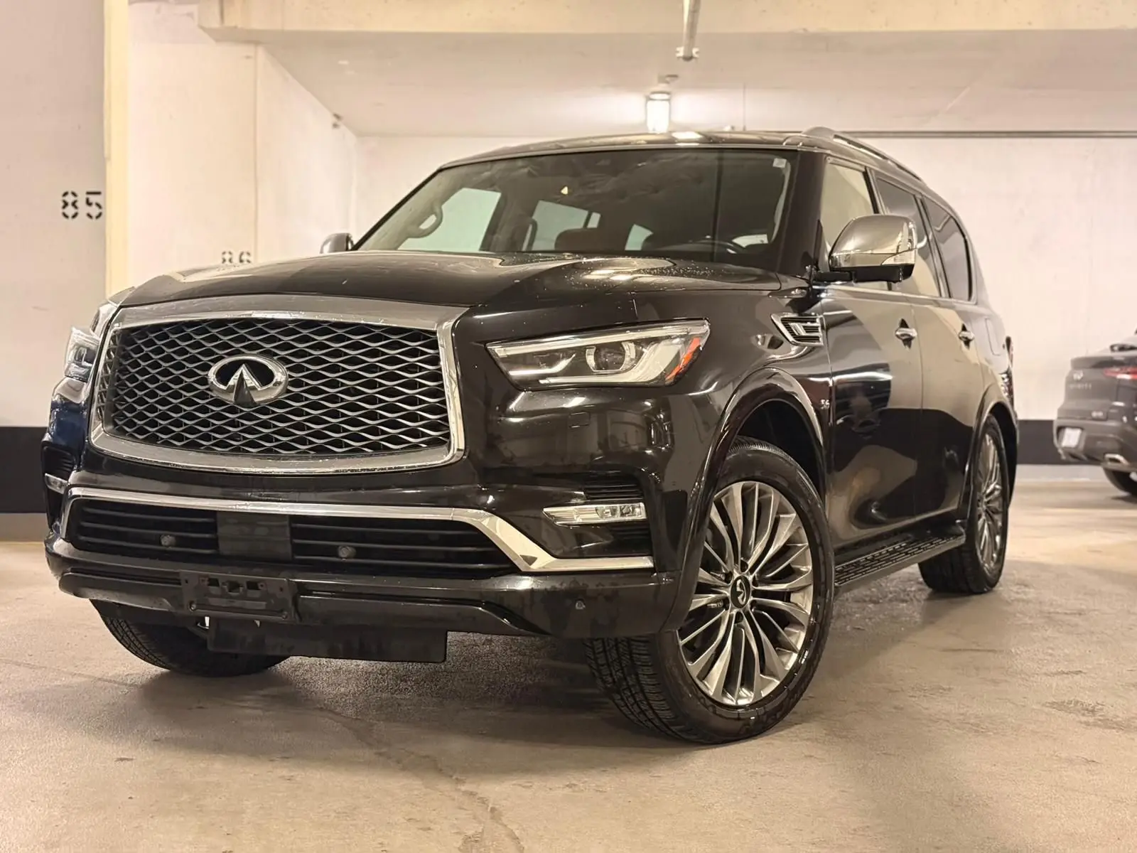 Clean Carfax, local vehicle, non-smoker 2018 Infiniti QX80 Technology in Black with Brown interior