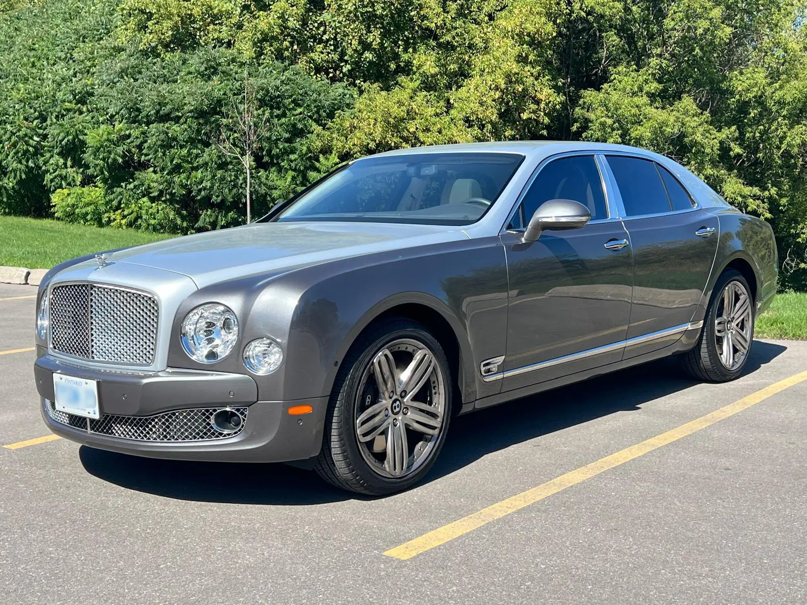 Certified, one-owner, Clean Carfax, garage kept, local vehicle, non-smoker 2016 Bentley Mulsanne Base in Gray with Pearl White interior Certified, one-owner, Clean Carfax, garage kept, local vehicle, non-smoker 2016 Bentley Mulsanne Base in Gray with Pearl White interior